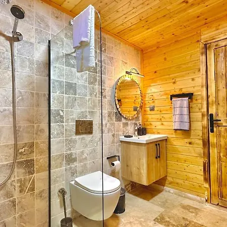 Villa Kocaarmut 1 *