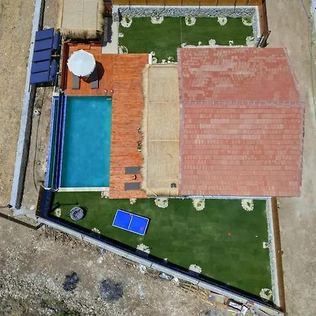 Villa Kocaarmut 1 *
