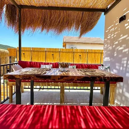 Villa Kocaarmut 1 *